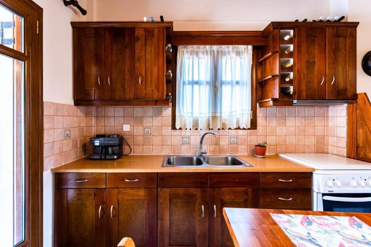 Stemnitsa Stone Residence - Comfy Mountain Getaway 외부 사진