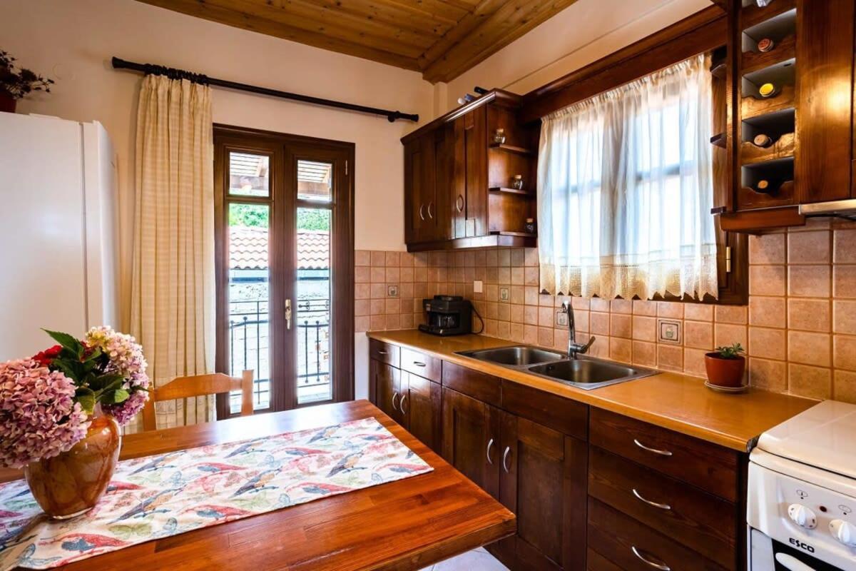 Stemnitsa Stone Residence - Comfy Mountain Getaway 외부 사진